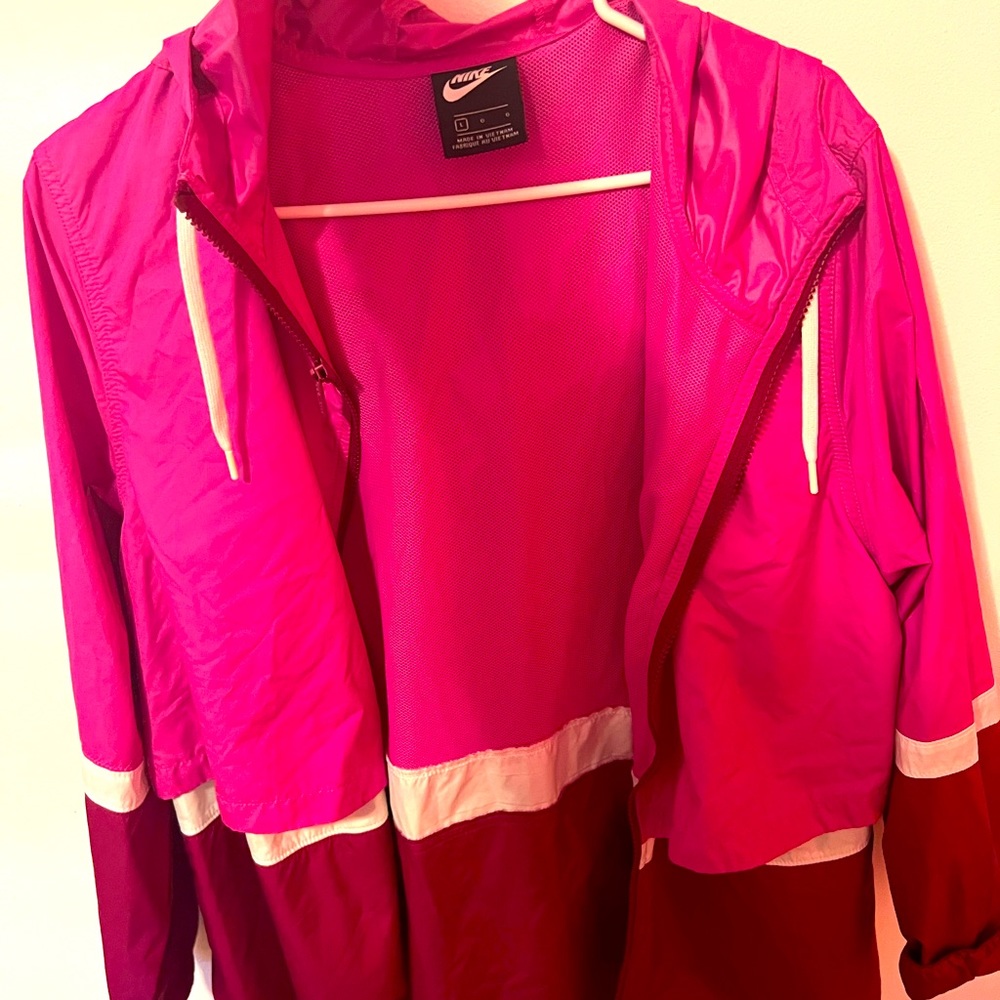 Womens wind breaker jacket